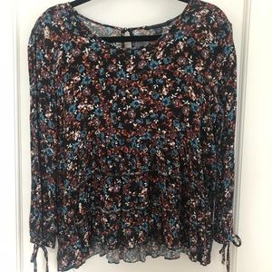 American Eagle Floral Long Sleeve